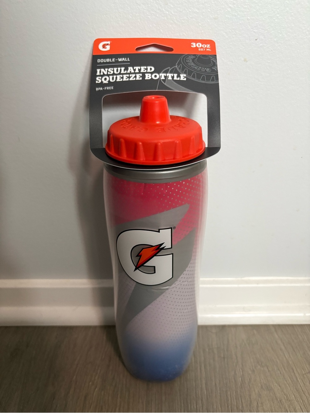 NWT Gatorade Insulated Squeeze Bottle - 30 oz